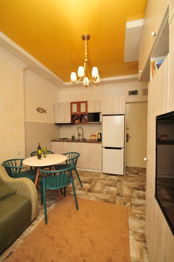 Apartments With A View Of The Trinity Holy Batumi Exterior photo