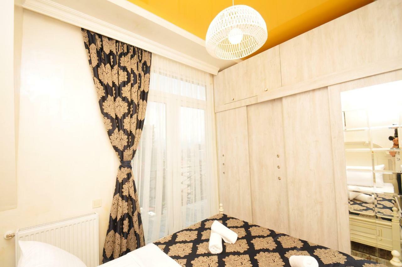 Apartments With A View Of The Trinity Holy Batumi Exterior photo