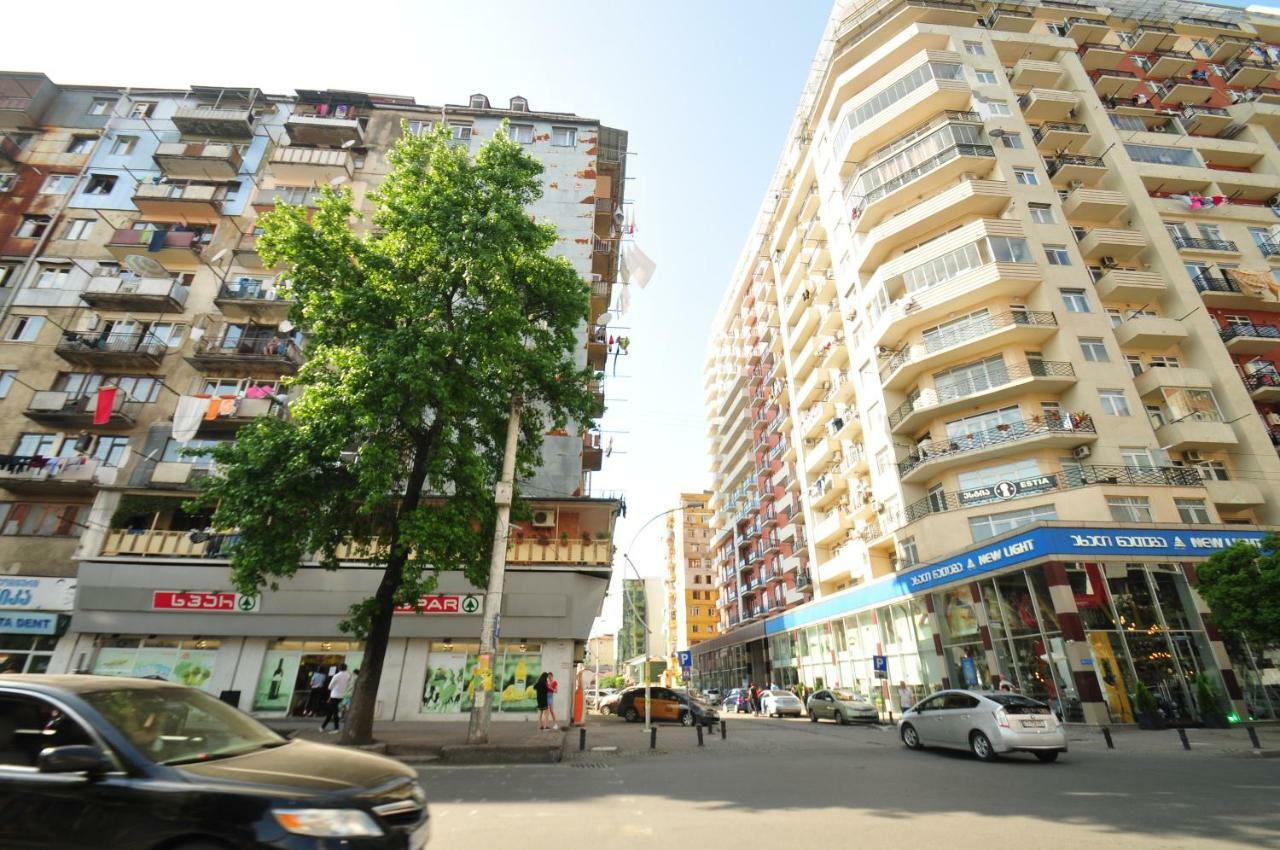 Apartments With A View Of The Trinity Holy Batumi Exterior photo