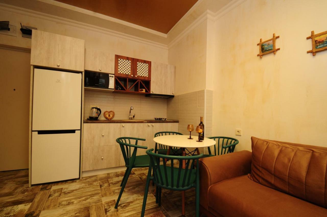 Apartments With A View Of The Trinity Holy Batumi Exterior photo