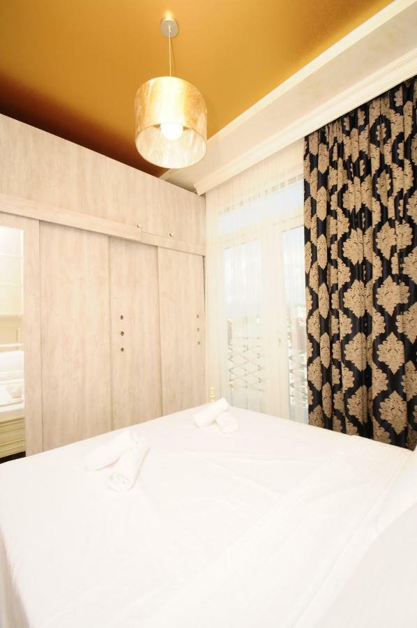 Apartments With A View Of The Trinity Holy Batumi Exterior photo